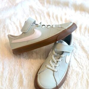 Nike Kids Light Gray and Brown Sneakers